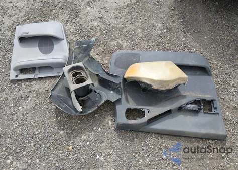 2009 Suzuki Equator Premium z USA, uszkodzony, nr VIN 5Z6BD06T29C414604